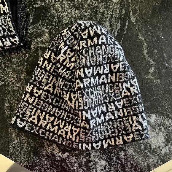 Armani Exchange Tuque and Scarf set - Picture 2 of 4